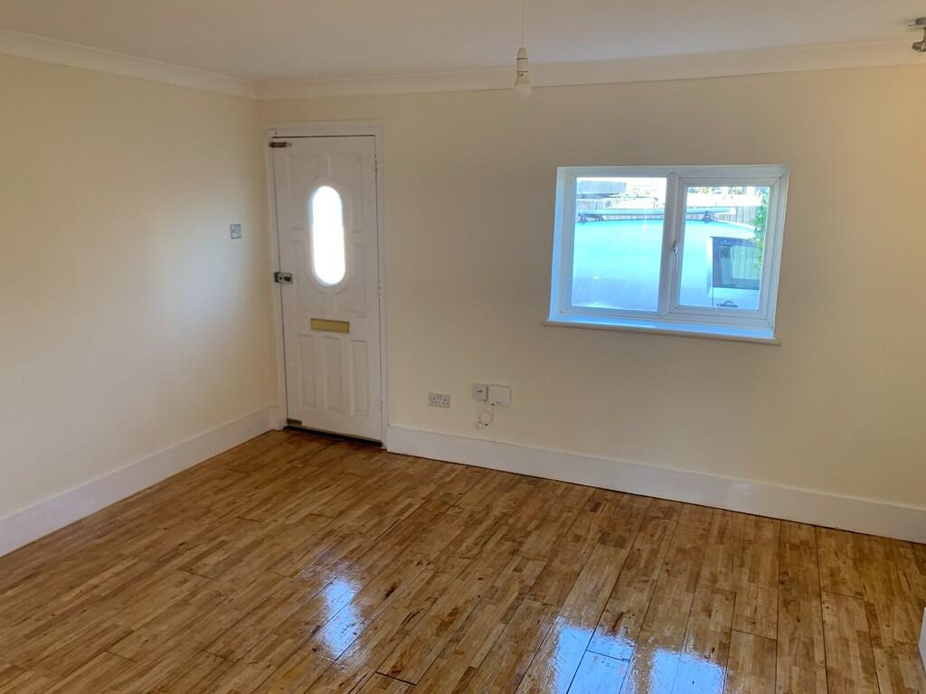 Gladstone Terrace, Littlehampton, West Sussex, BN17 photo 3