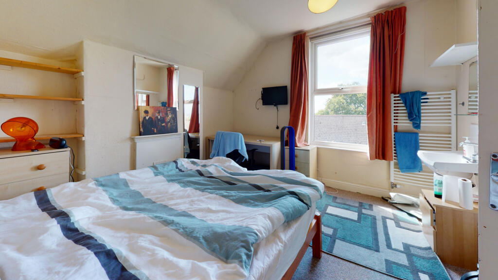 House in Nottingham - View 4