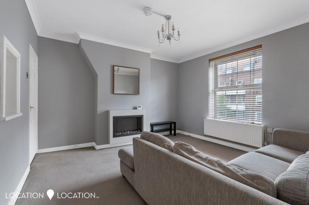 2-bed flat on Portland Avenue, Sidlaw House Portland Avenue, N16, £350,000