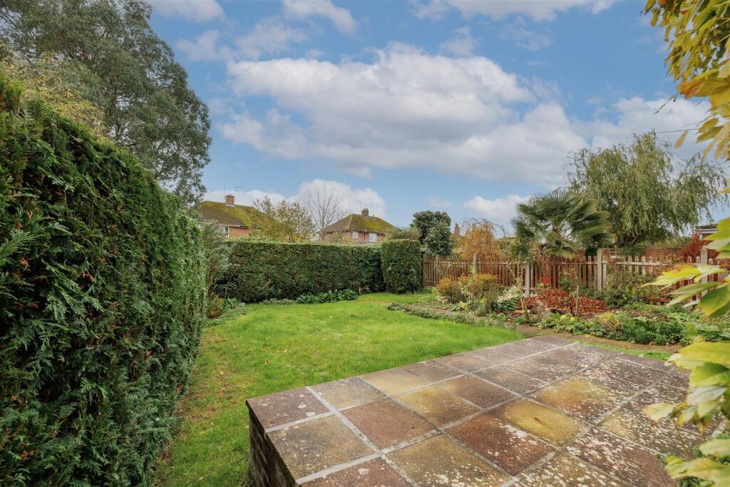 Barons Close, Halesworth photo 3