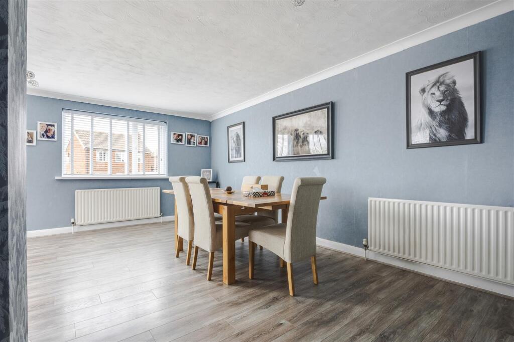 House in Scunthorpe, Yaddlethorpe, Bottesford - View 4