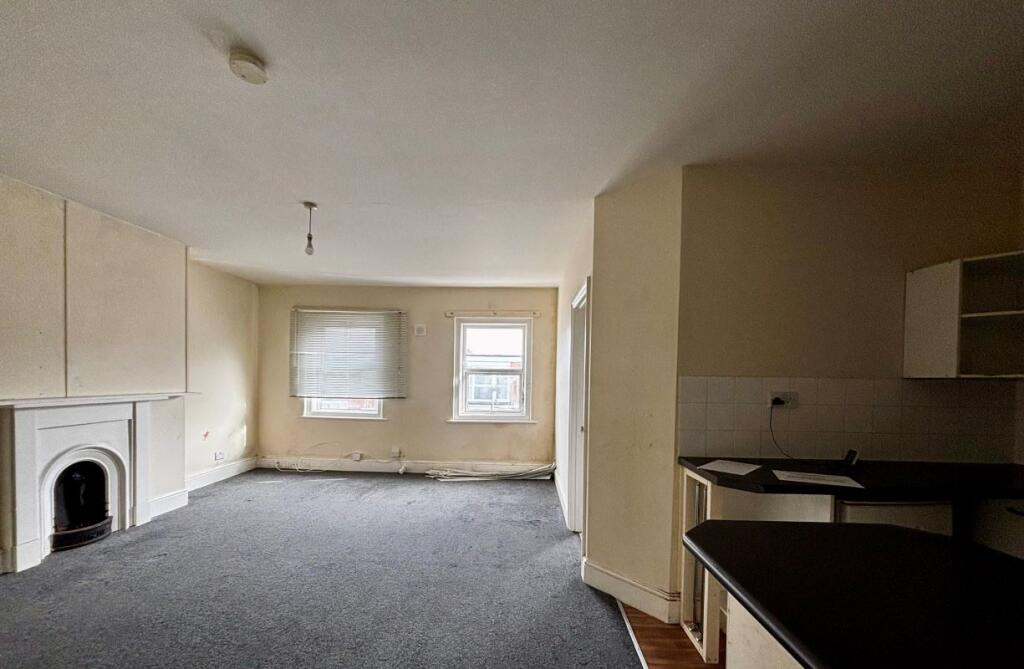 Flat 4, 8 Nightingale Road, Southsea, PO5 3JL photo 2
