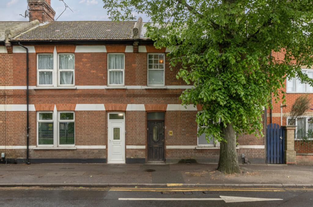Main image of property: Victoria Avenue, Southend-on-Sea, Essex