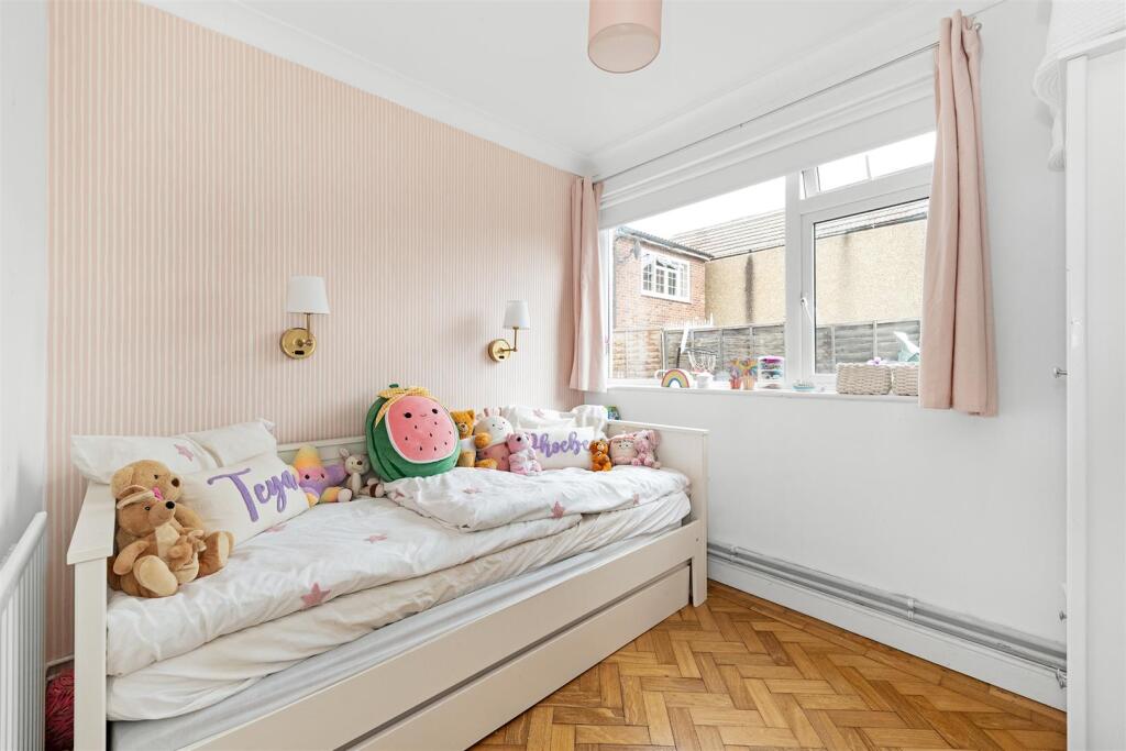 Apartment in Tandridge, Warlingham - More