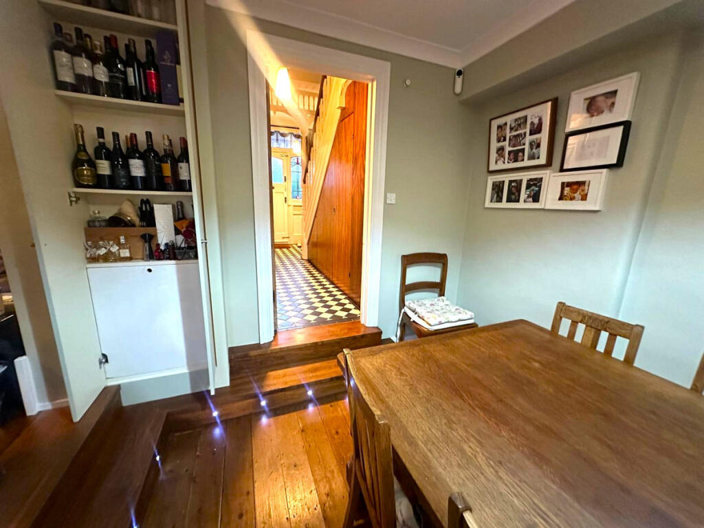 Gainsborough Road, London, N12 photo 3