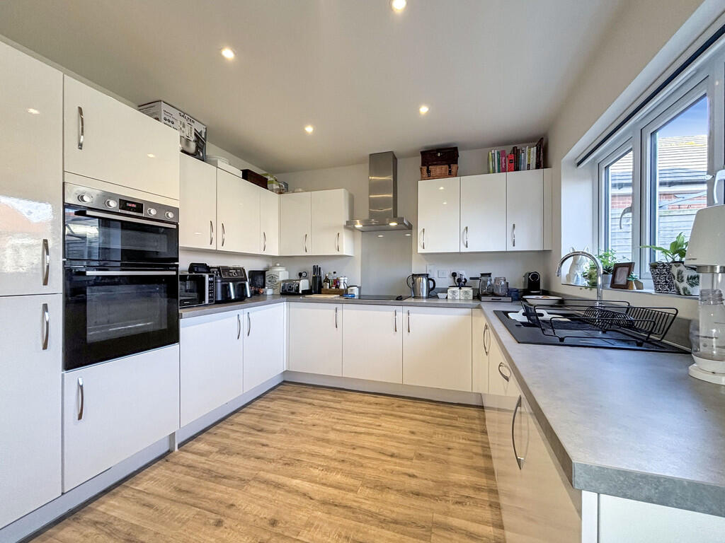 Weston Drive, Bury St Edmunds photo 4