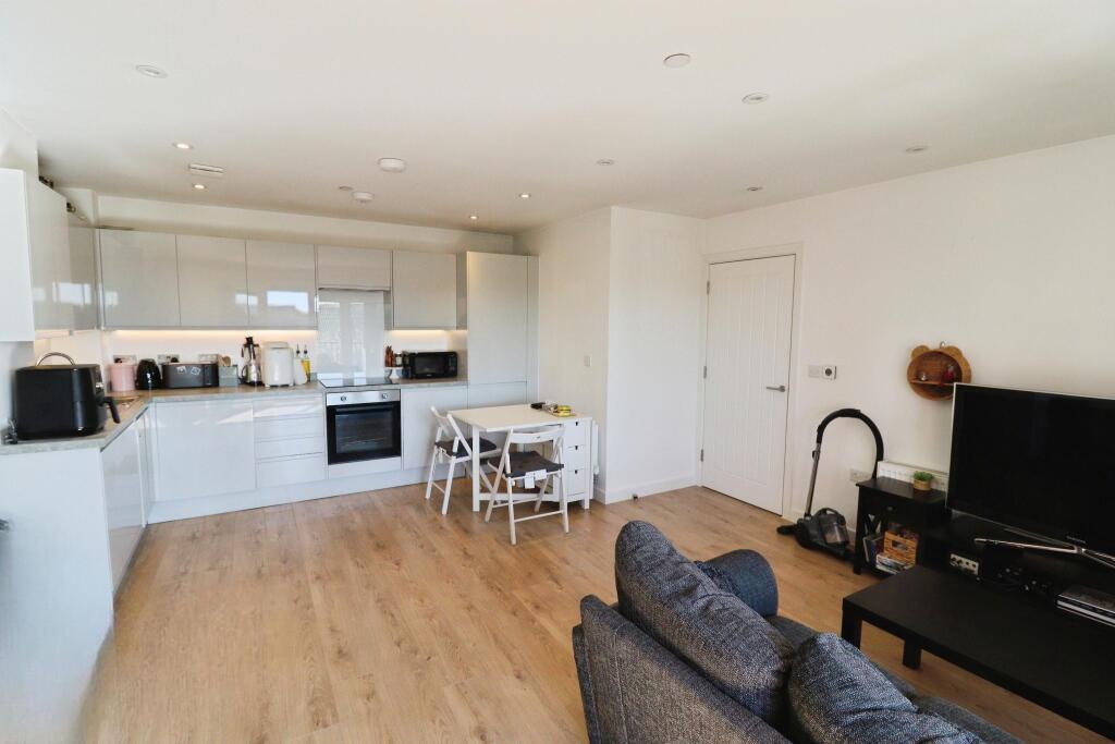 Goldington Crescent, Billericay, CM12 photo 4