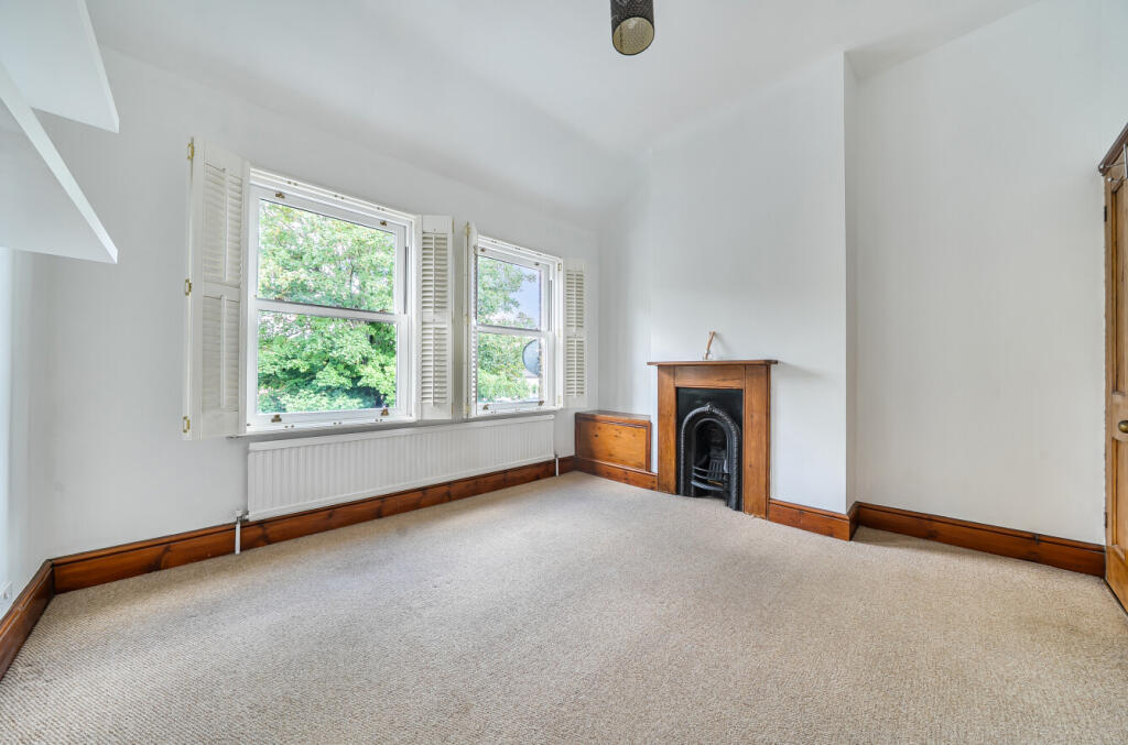 House in Sevenoaks, Horton Kirby and South Darenth - More