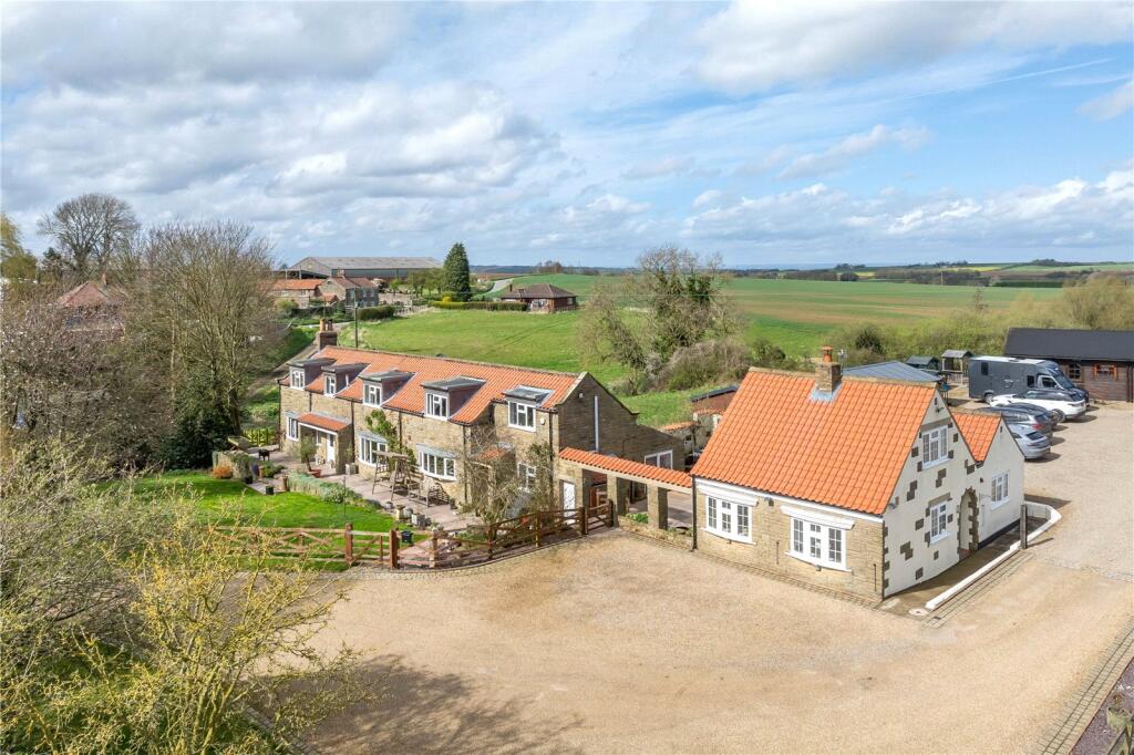 Hanging Hill Farm, Kennythorpe, Malton, North Yorkshire, YO17 photo 3