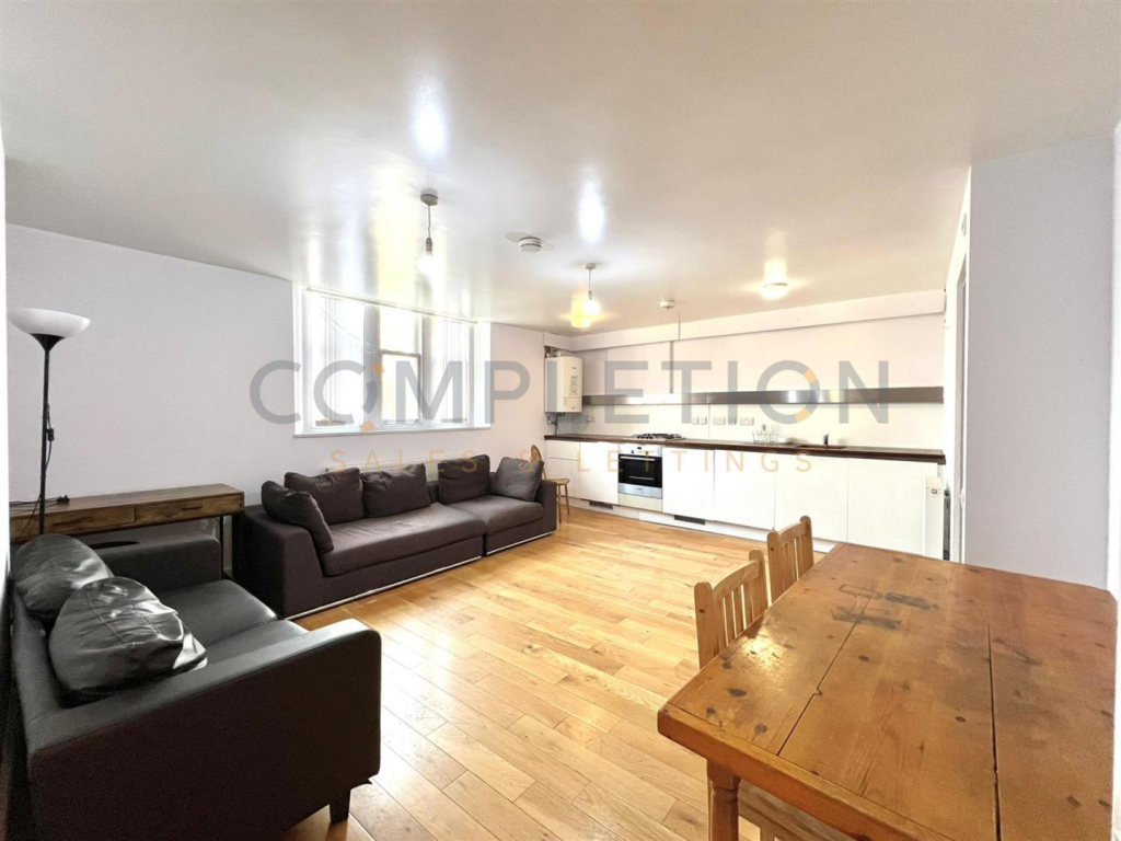 Main image of property: Three Bedroom Apartment - Cannon Street - E1 - £3,150 PCM