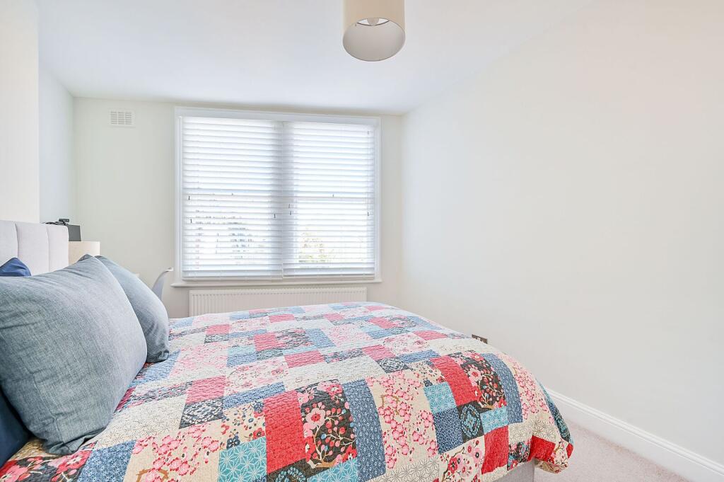 Apartment in London - View 5
