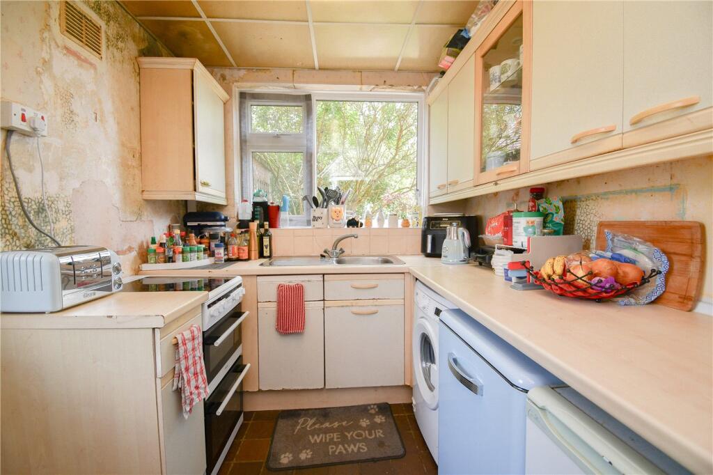 Ravenhill Crescent, Moreton, Wirral - More