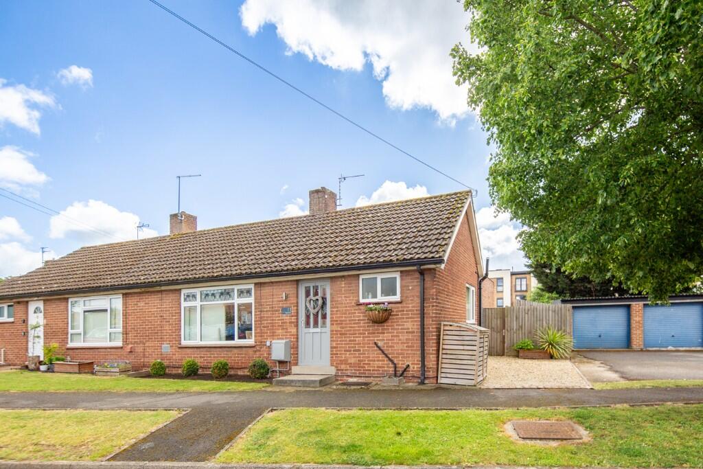 Main image of property: 11, Blake Road, Bicester, Oxfordshire, OX26 3HG