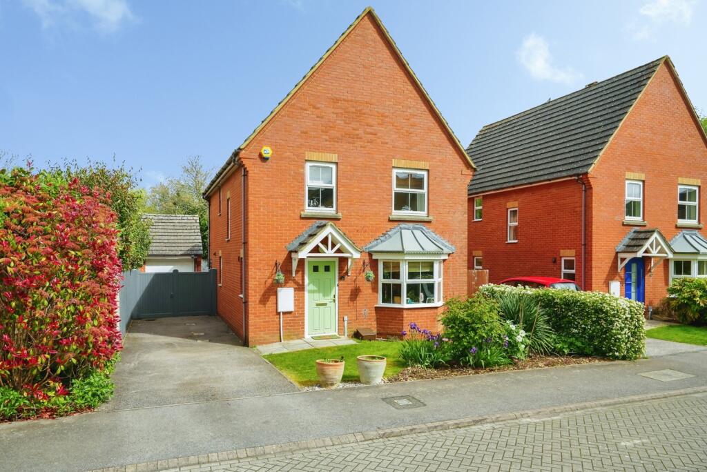 Main image of property: Dittander Close, Bicester, Oxfordshire, OX26