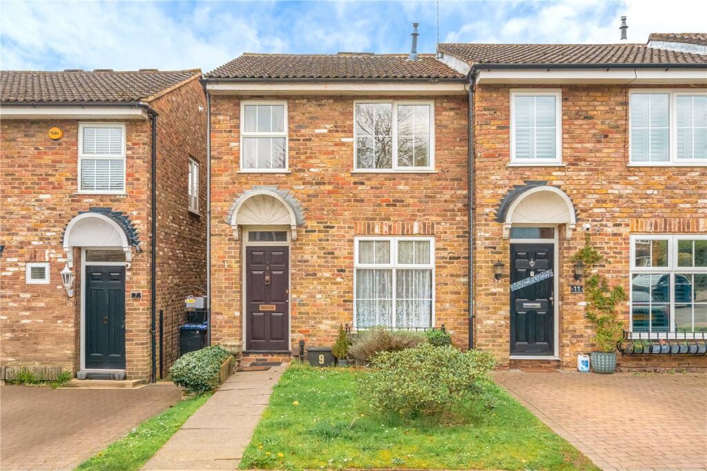 Main image of property: Holmsdale Close, Iver, Buckinghamshire, SL0