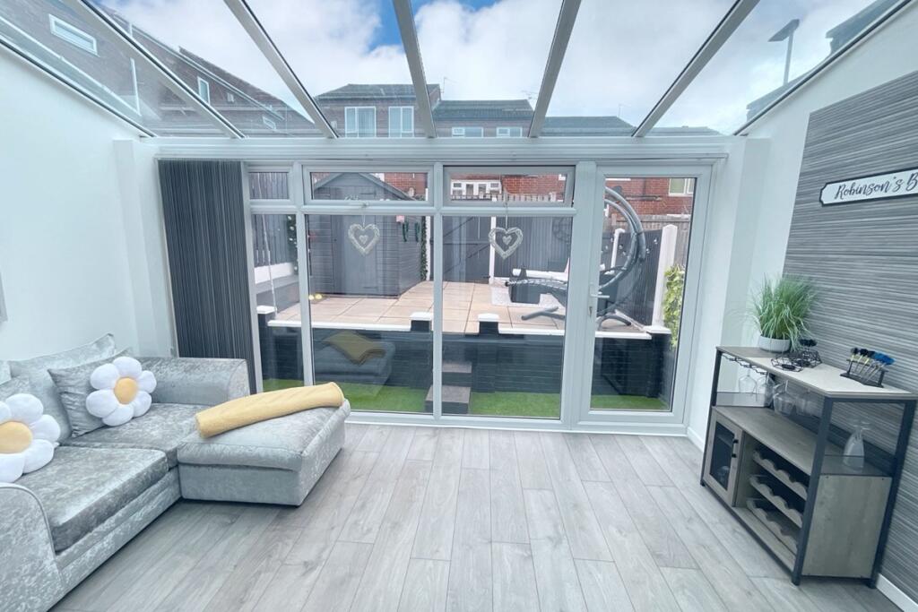 House in Sheffield, South Yorkshire - More