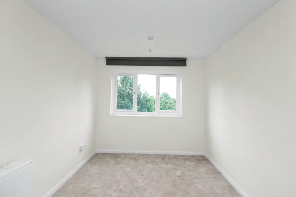 61 Southwell Close, Kirkby In Ashfield, Nottinghamshire, NG17 8GN photo 5