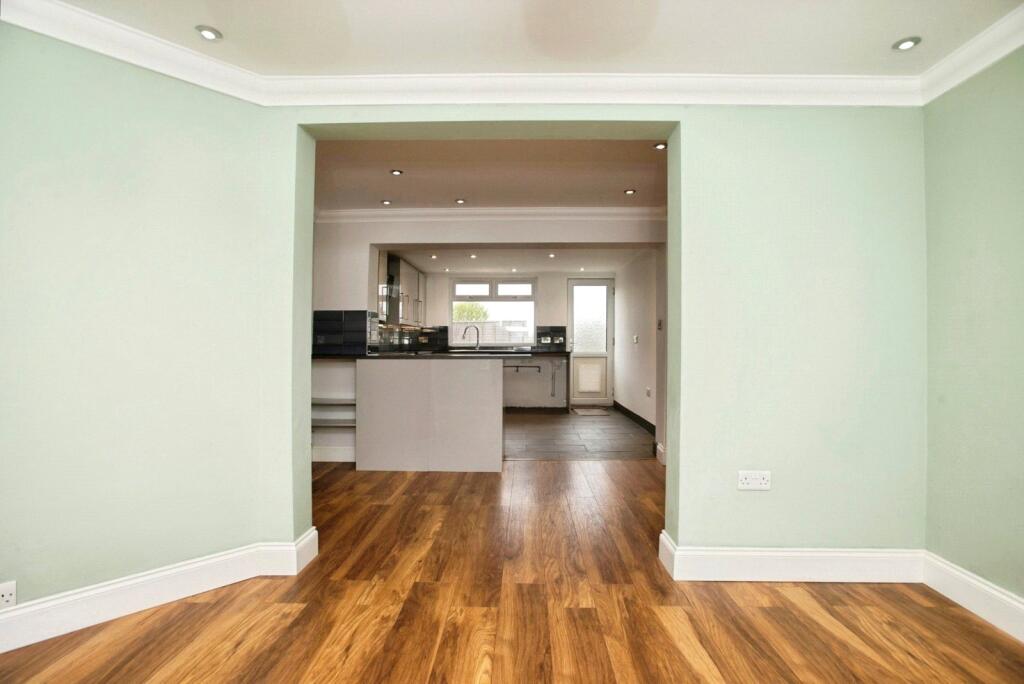 House in Plymouth - View 4