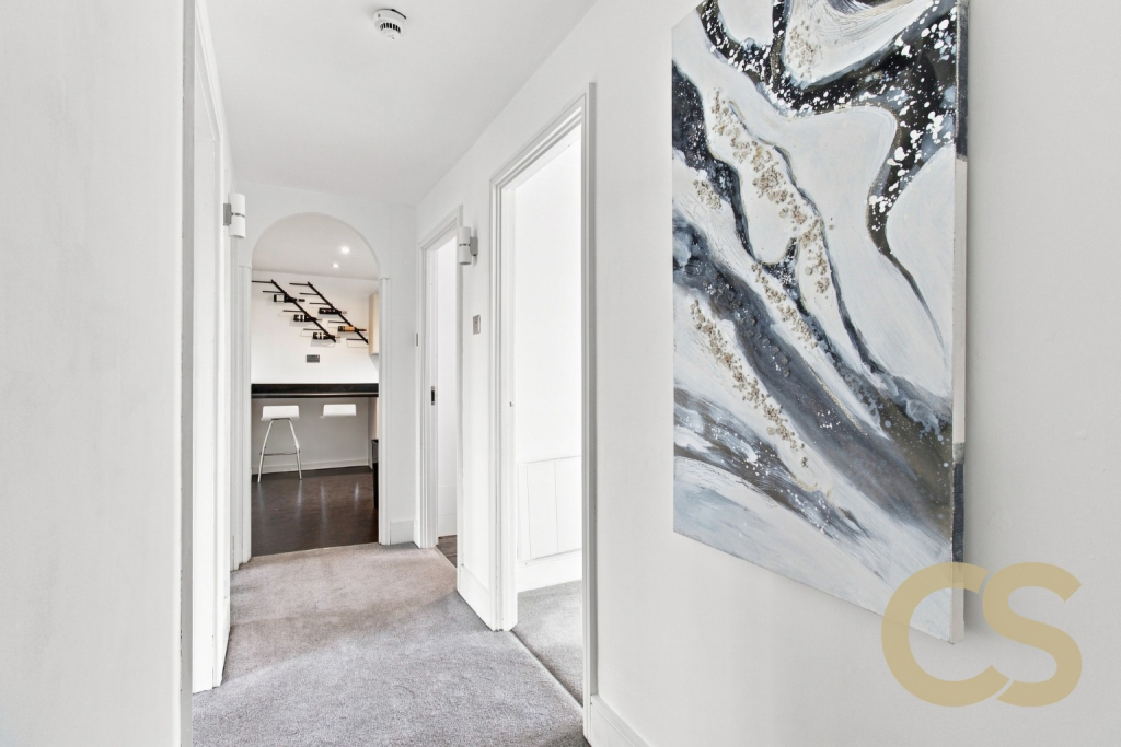 Apartment in Broxbourne, Cheshunt - View 3
