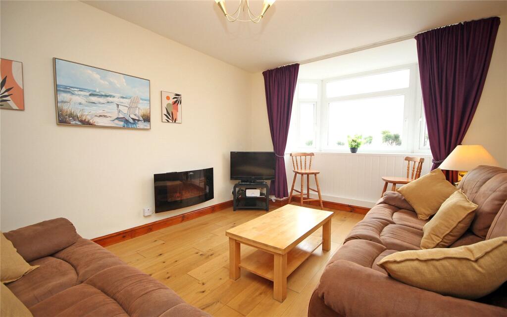 Lon Isallt, Trearddur Bay, Holyhead, Isle of Anglesey, LL65 photo 3