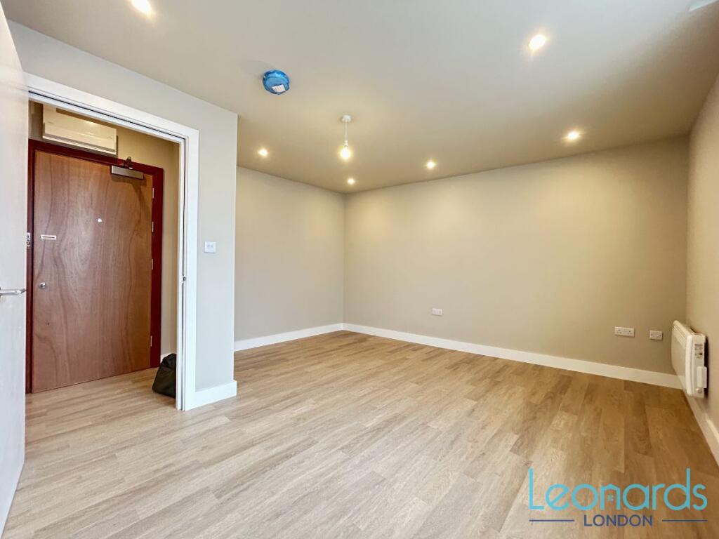 Apartment in Croydon - View 5