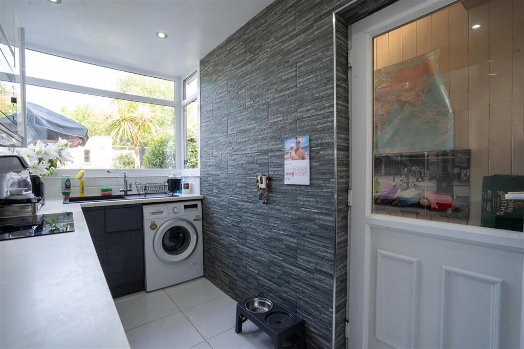 House in Birmingham, Lyndon Green - View 6