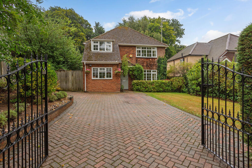 Main image of property: Avenue Road, Farnborough, GU14