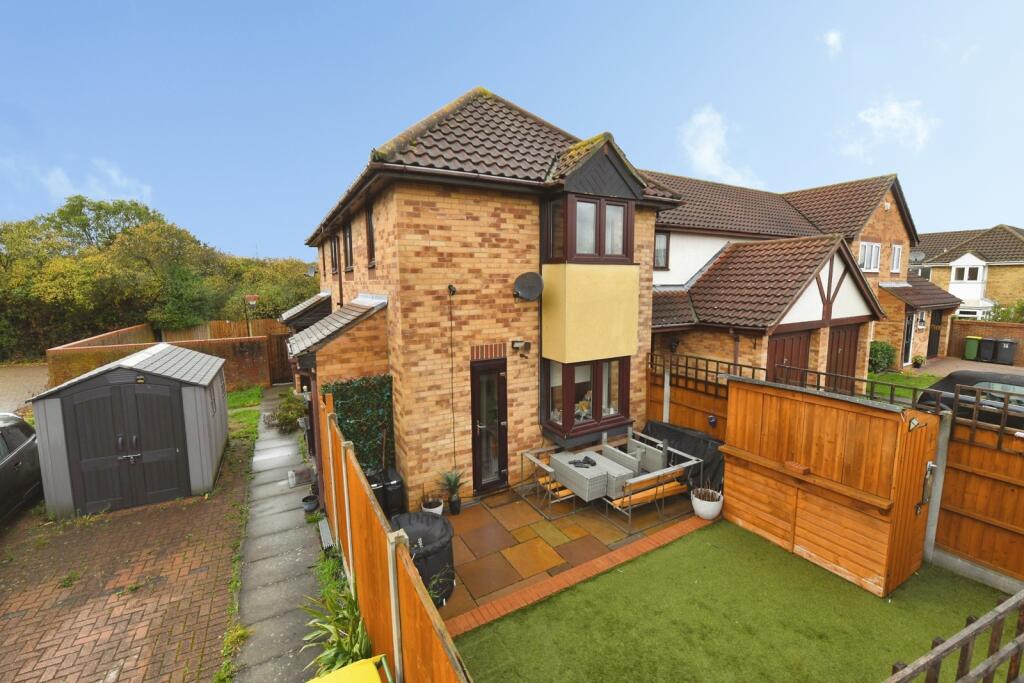 Main image of property: Oakley Avenue, Rayleigh, Essex, SS6
