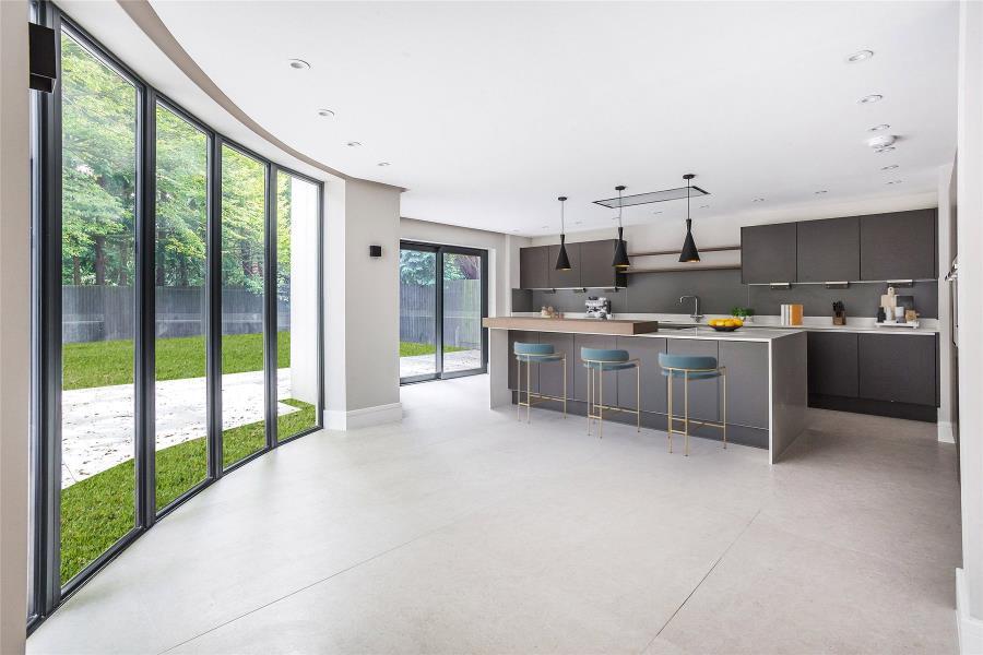 House in Woking, Surrey - View 2