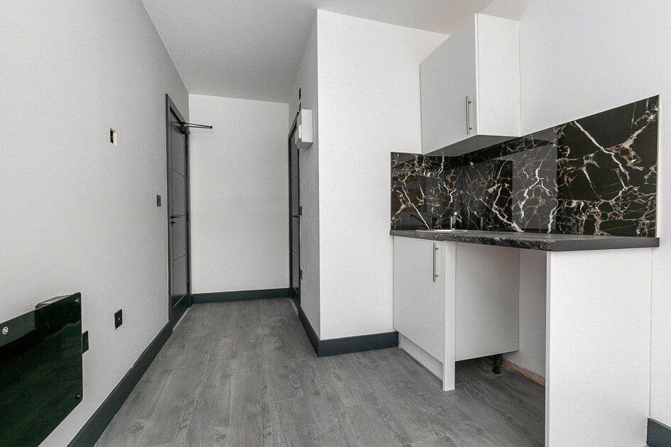 Apartment in Redhill - View 5
