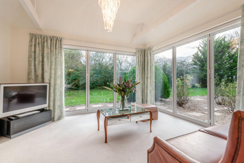 Hawthorn Hill, Warfield, Bracknell photo 4