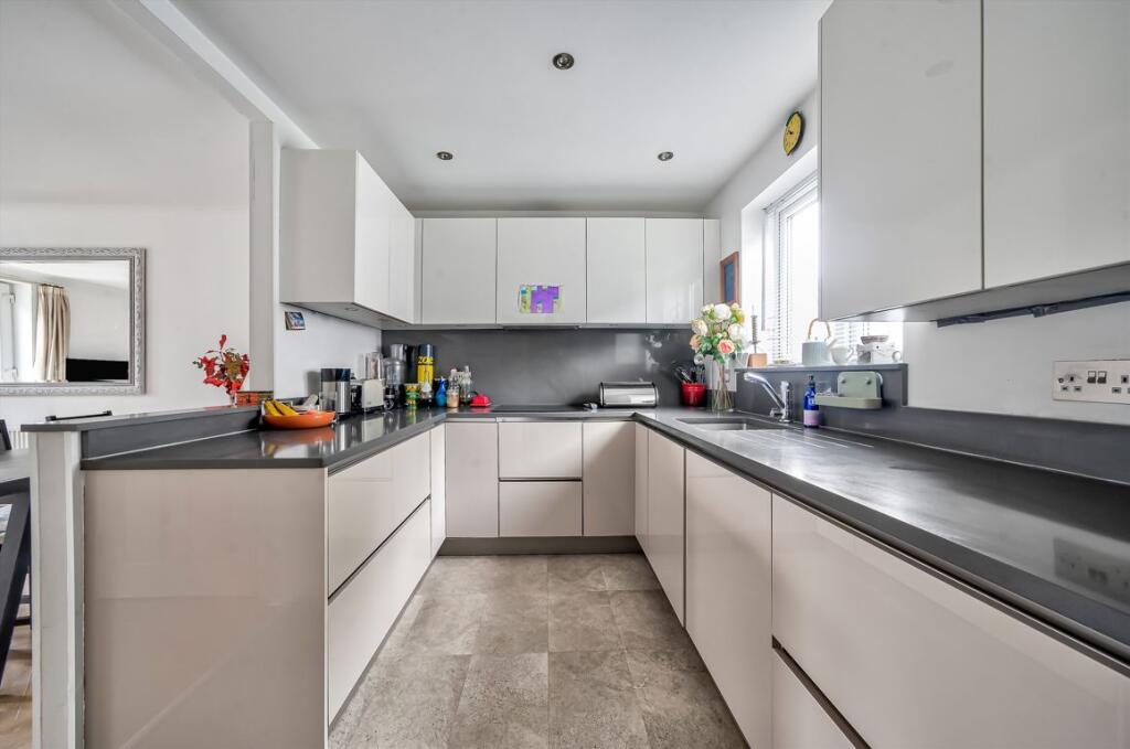 House in London - View 3