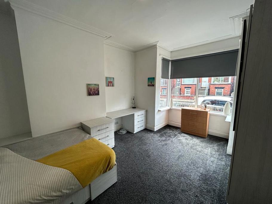 Main image of property: BEECHWOOD VIEW, BURLEY, LEEDS