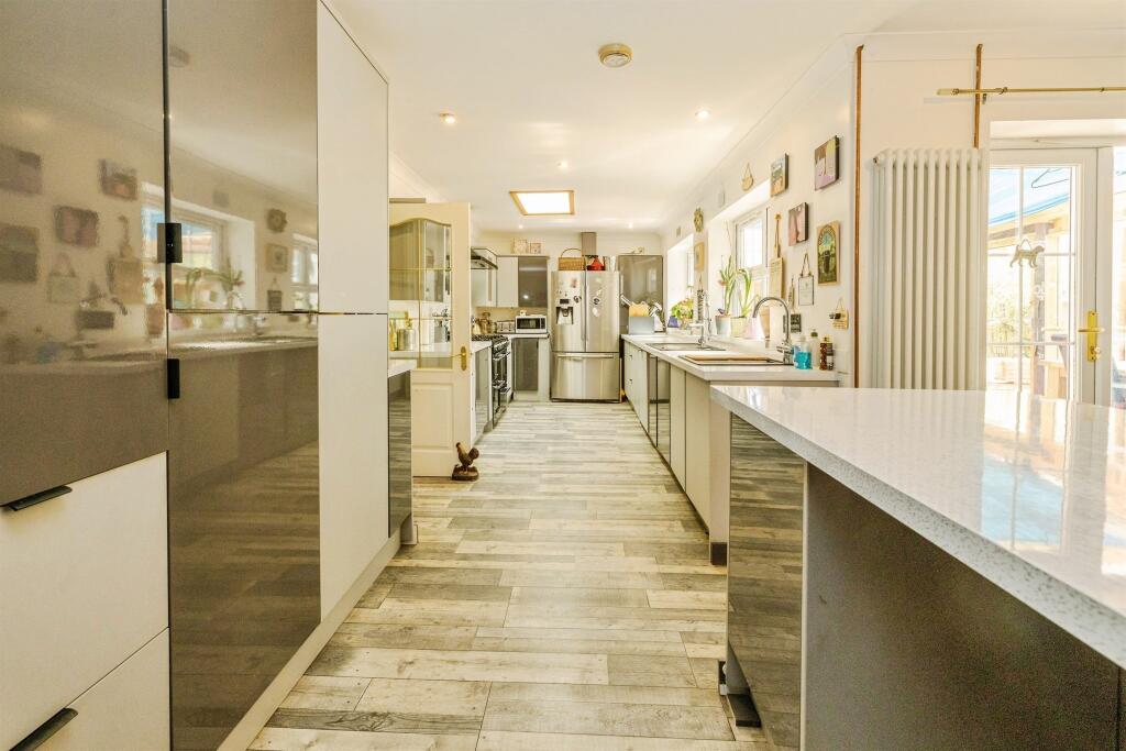 House in North Kesteven, Heighington - View 5