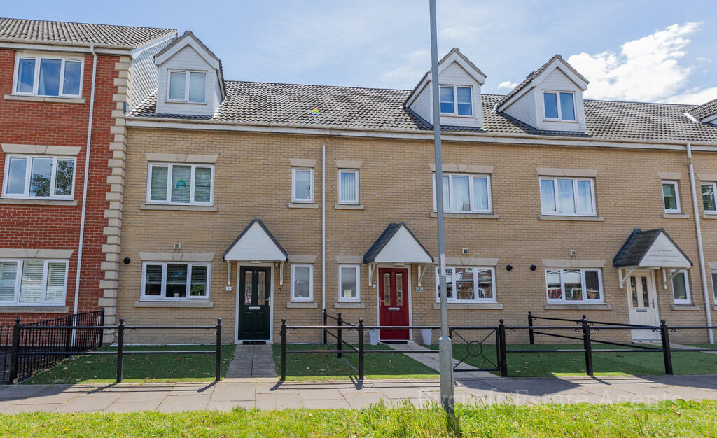 4-bed terraced on Nuffield Crescent, Gorleston, Great Yarmouth, £215,000