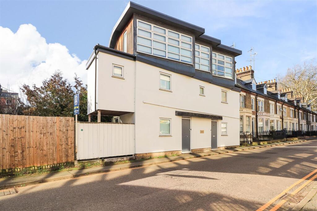 Main image of property: Carlyle Road, Cambridge