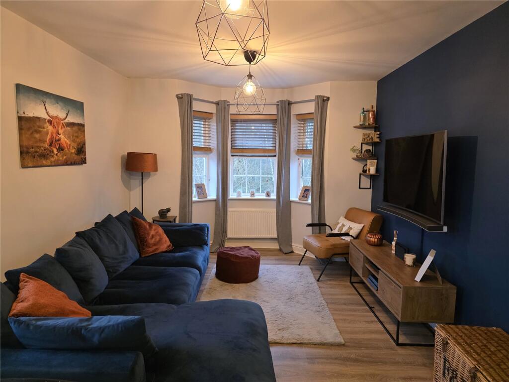 Hills Way, Bramley, Tadley photo 3