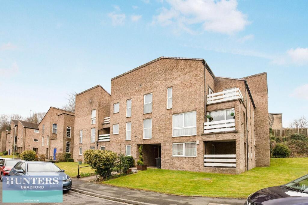 Main image of property: Frizley Gardens, Frizinghall, Bradford, West Yorkshire, BD9 4LY