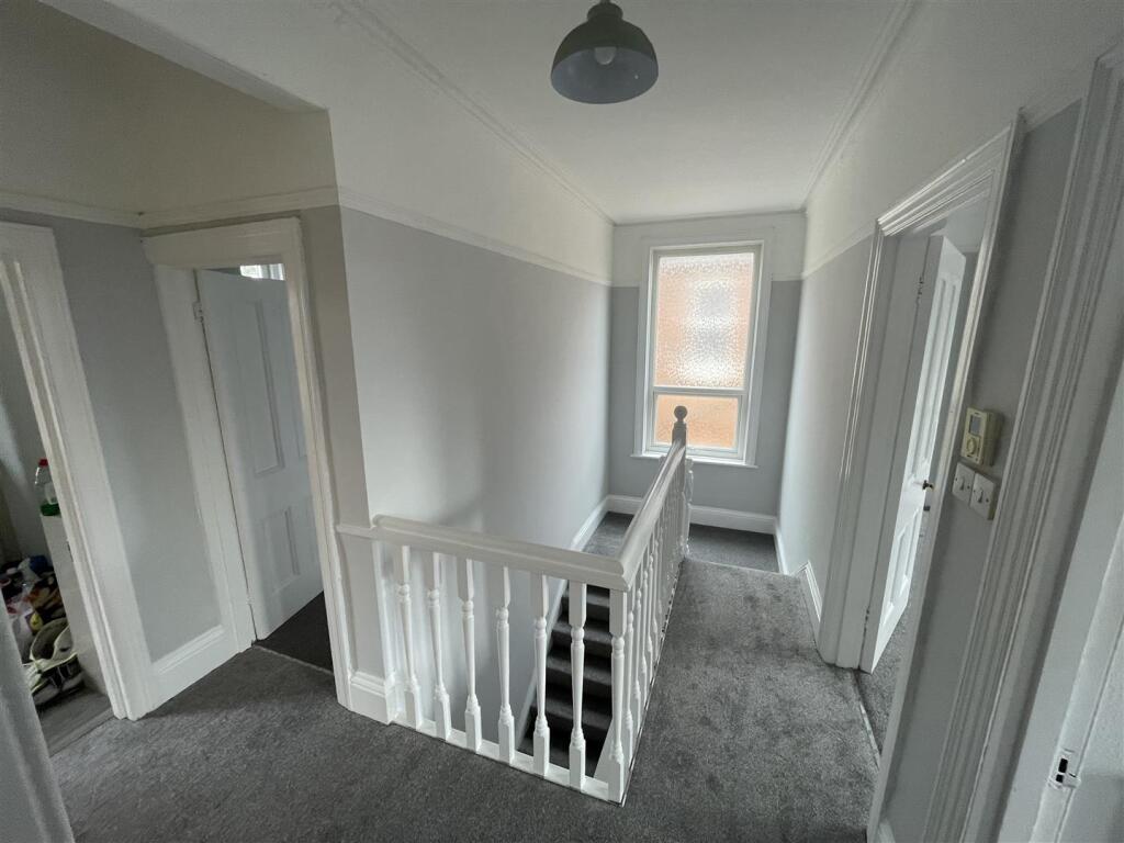 Apartment in Bournemouth, Charminster - View 3