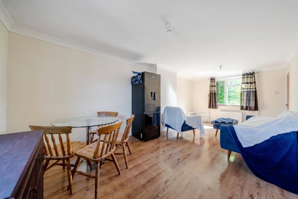 House in Havant, Hampshire - View 4