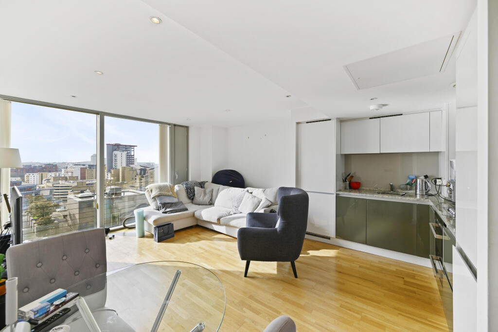 Main image of property: The Landmark, Canary Wharf, E14