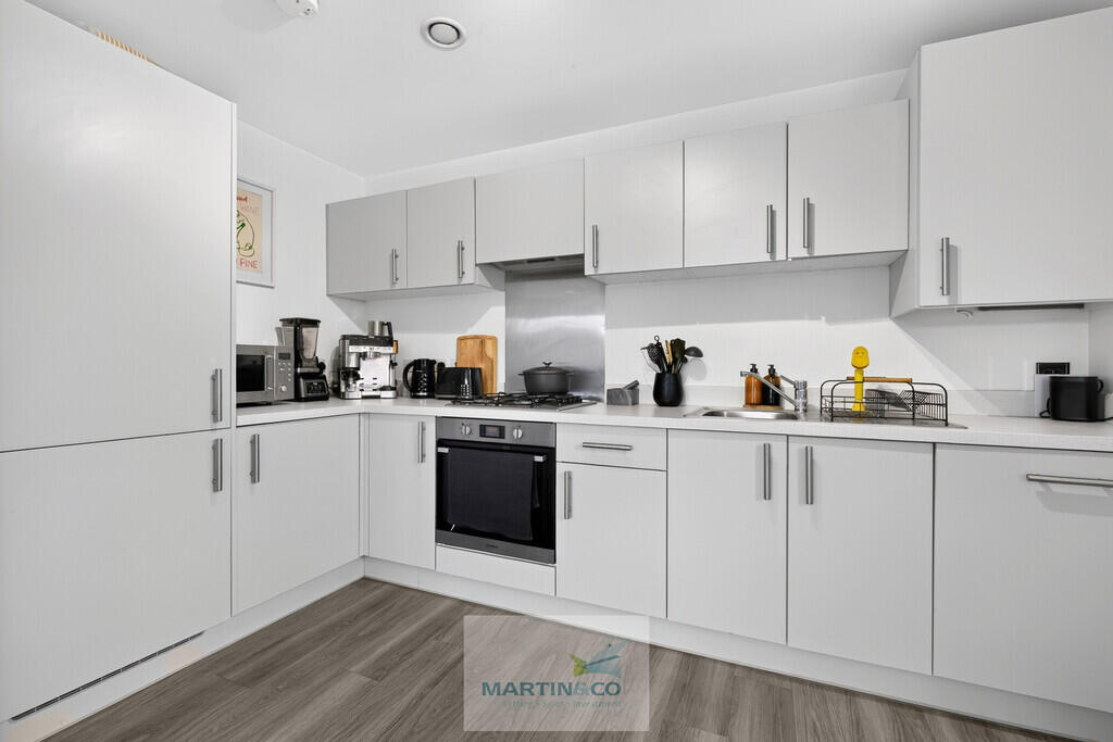 Apartment in Welwyn Hatfield, Hertfordshire - More