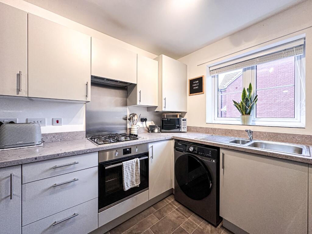 Sixpence Drive, North Petherton, Bridgwater, Somerset, TA6 6ZY photo 3