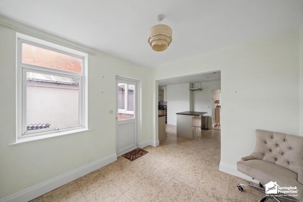 House in Newbury, West Berkshire - More
