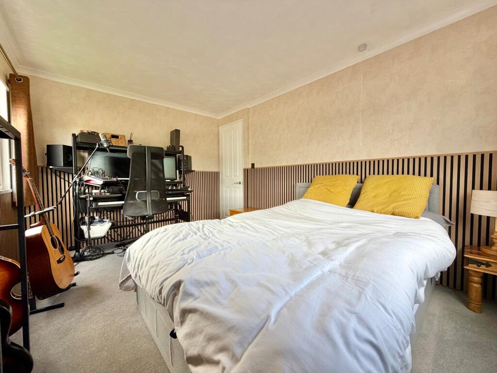 House in Worcester - View 5