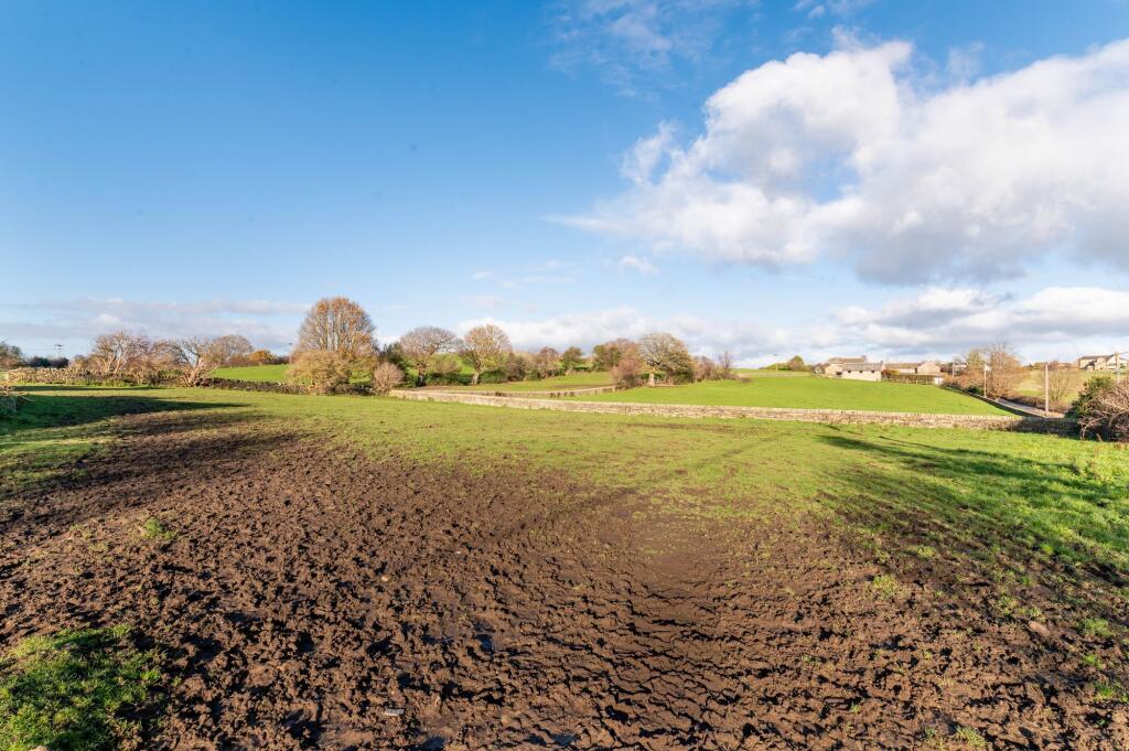 Paddock and Stables off Green Balk Lane, Lepton, HD8 - View 3