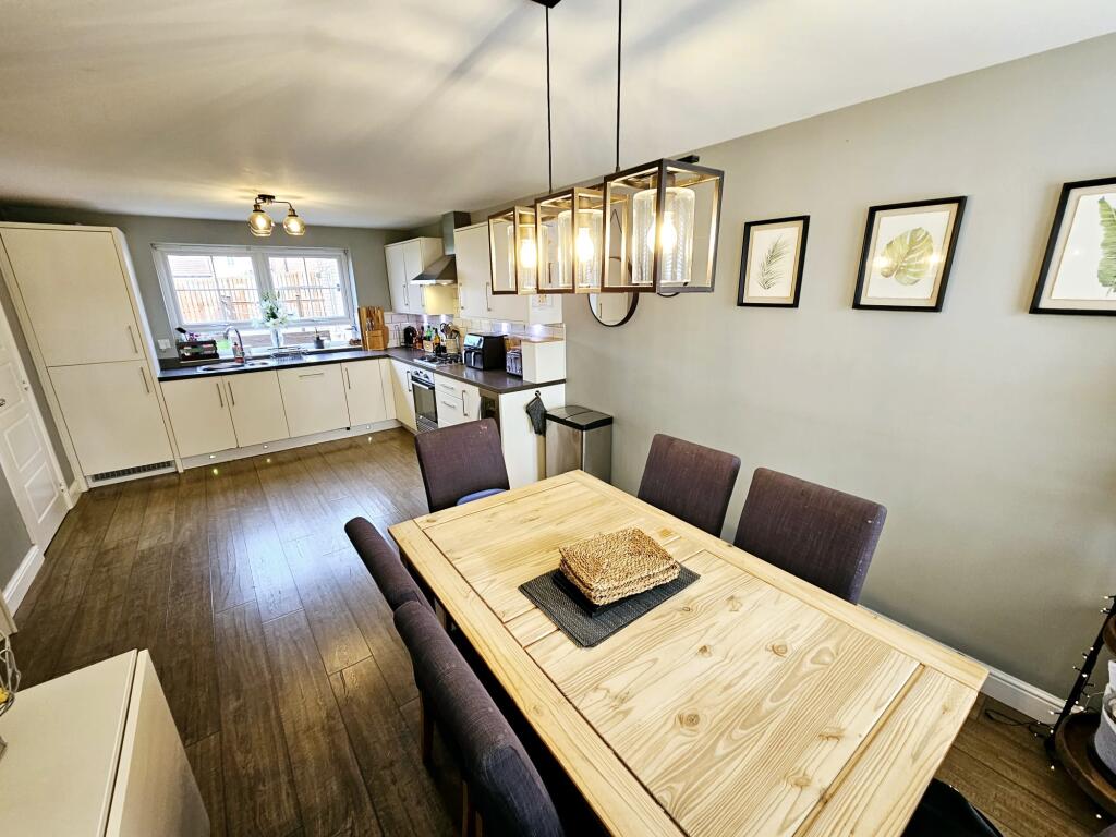 Star Carr Road, Cayton, Scarborough, North Yorkshire photo 2