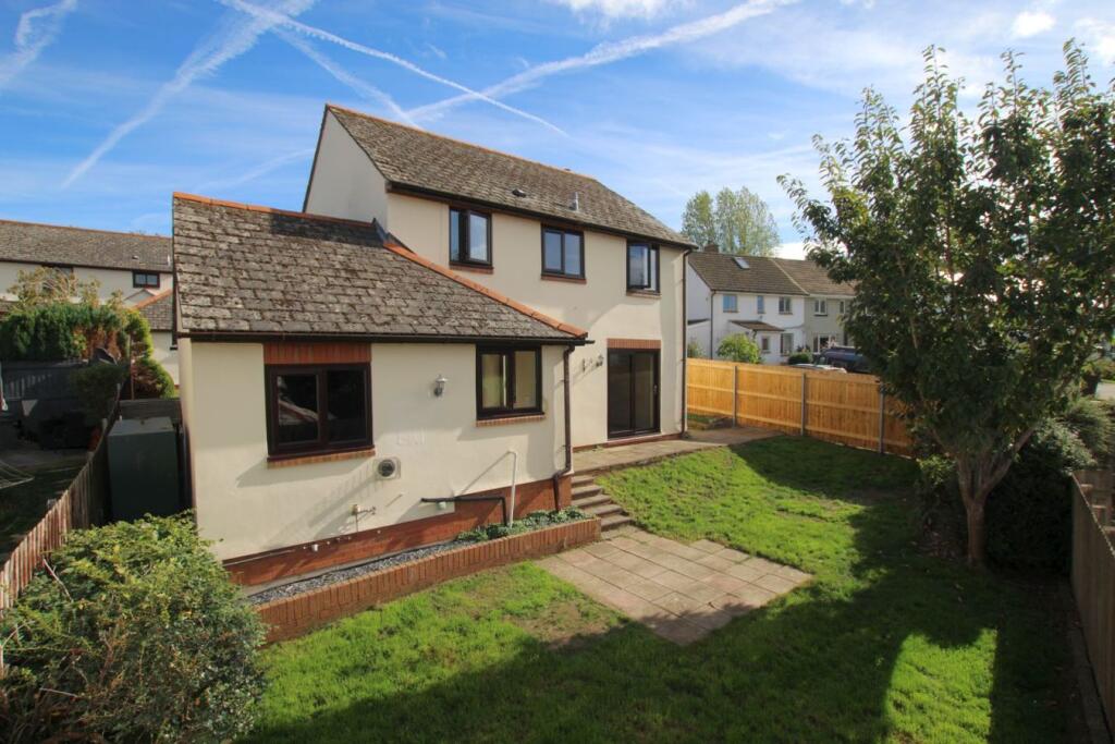 House in Newport - View 3