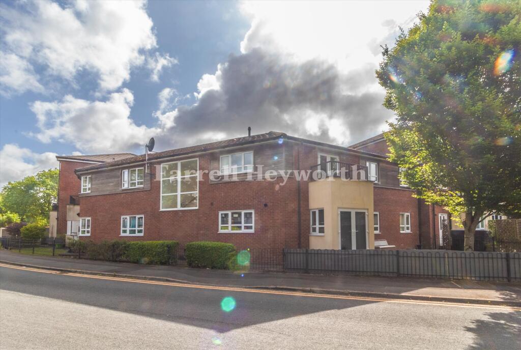 Main image of property: 14 Maple Leaf Close, Ingol, Preston, Lancashire PR2 7DZ