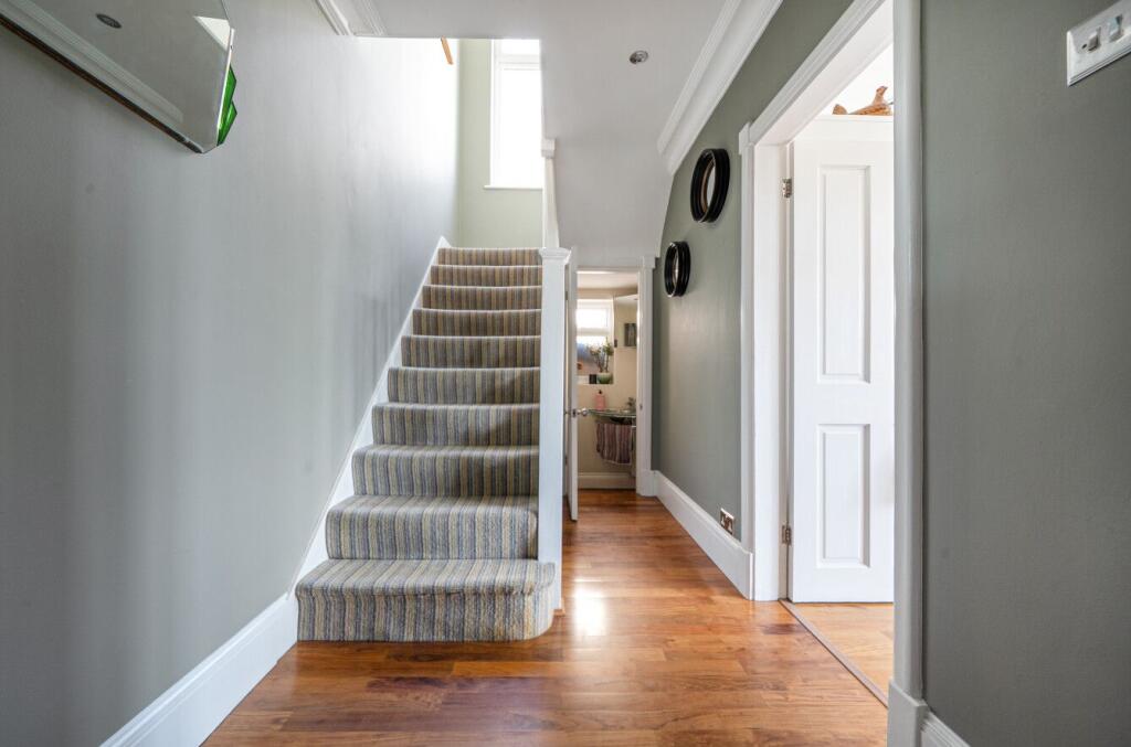 House in Romford - More